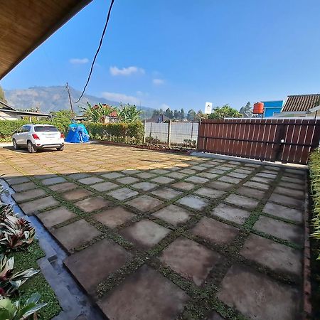 Wulan Cottage Lembang Buitenkant foto