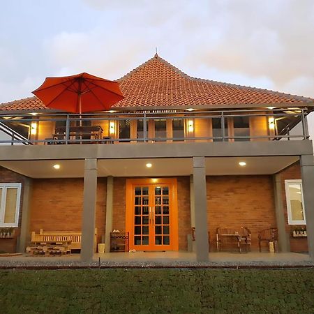 Wulan Cottage Lembang Buitenkant foto