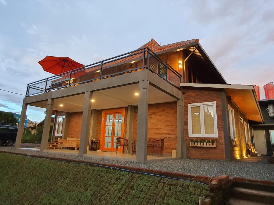 Wulan Cottage Lembang Buitenkant foto